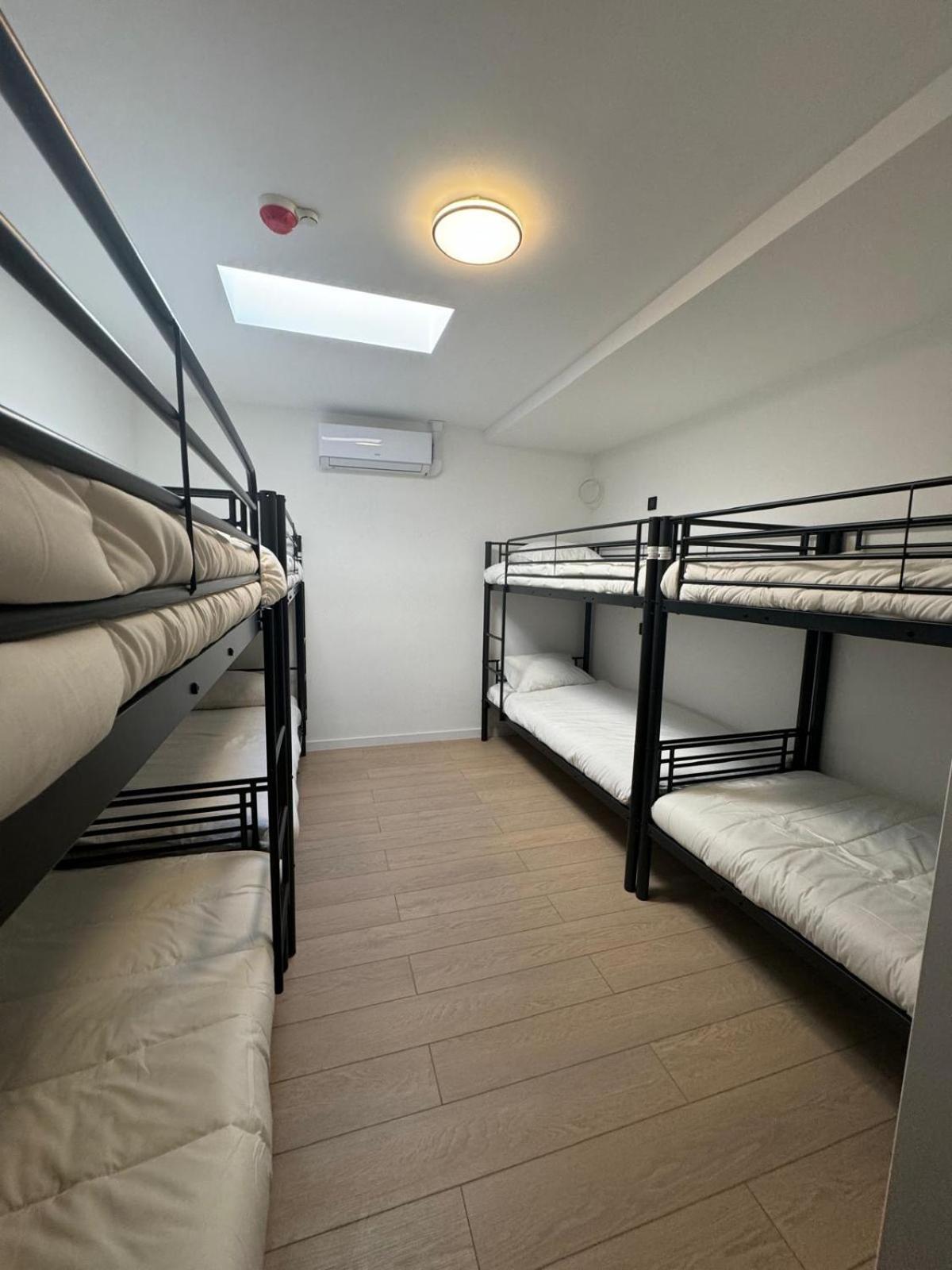 Y Hostel Амстердам Экстерьер фото